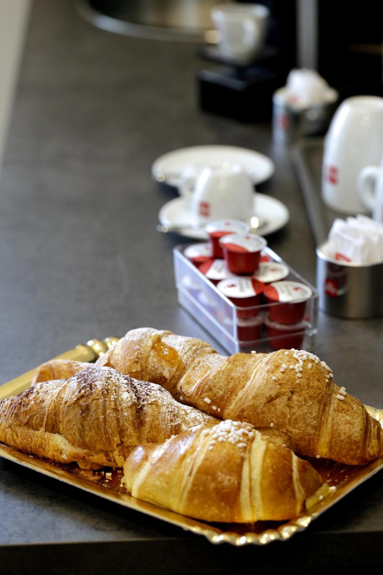 Palazzo Ferrara Bed & Breakfast Napoli Bagian luar foto